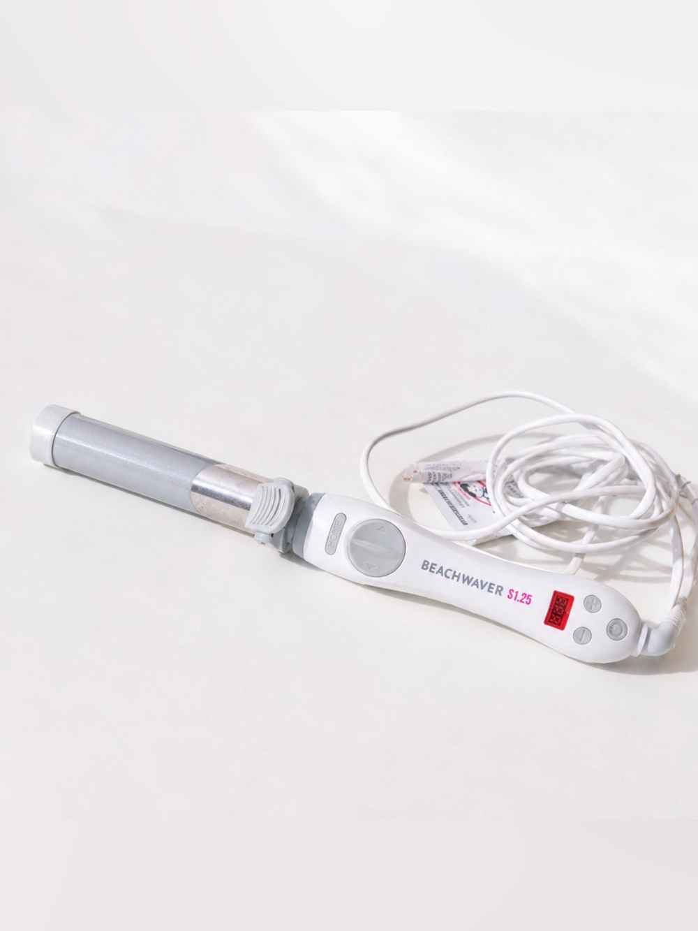 Beachwaver S1.25 Rotating Curling Iron 1.25” Dual Voltage White Silver